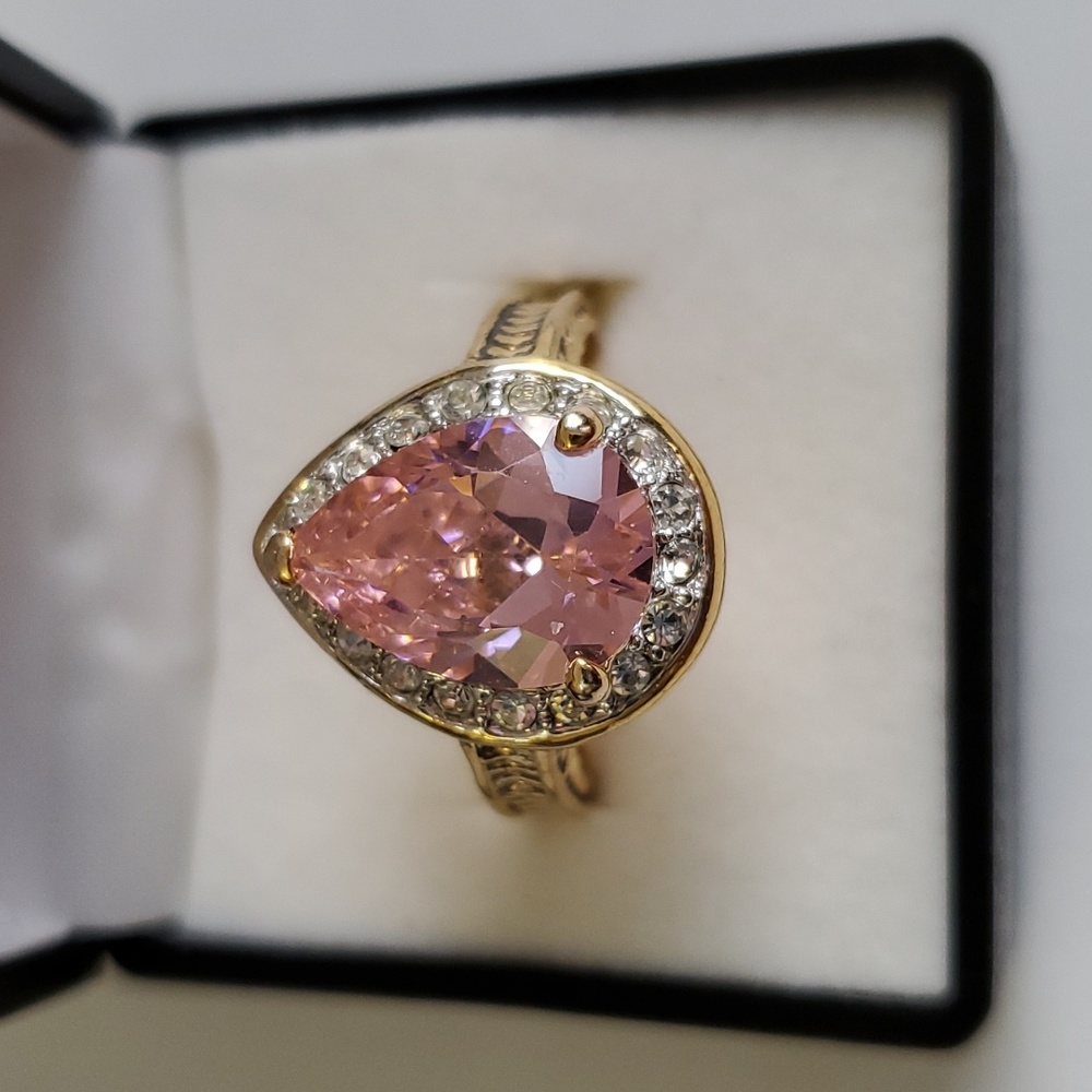 Vintage Gold Teardrop Pink Halo Ring - Women Jewelry